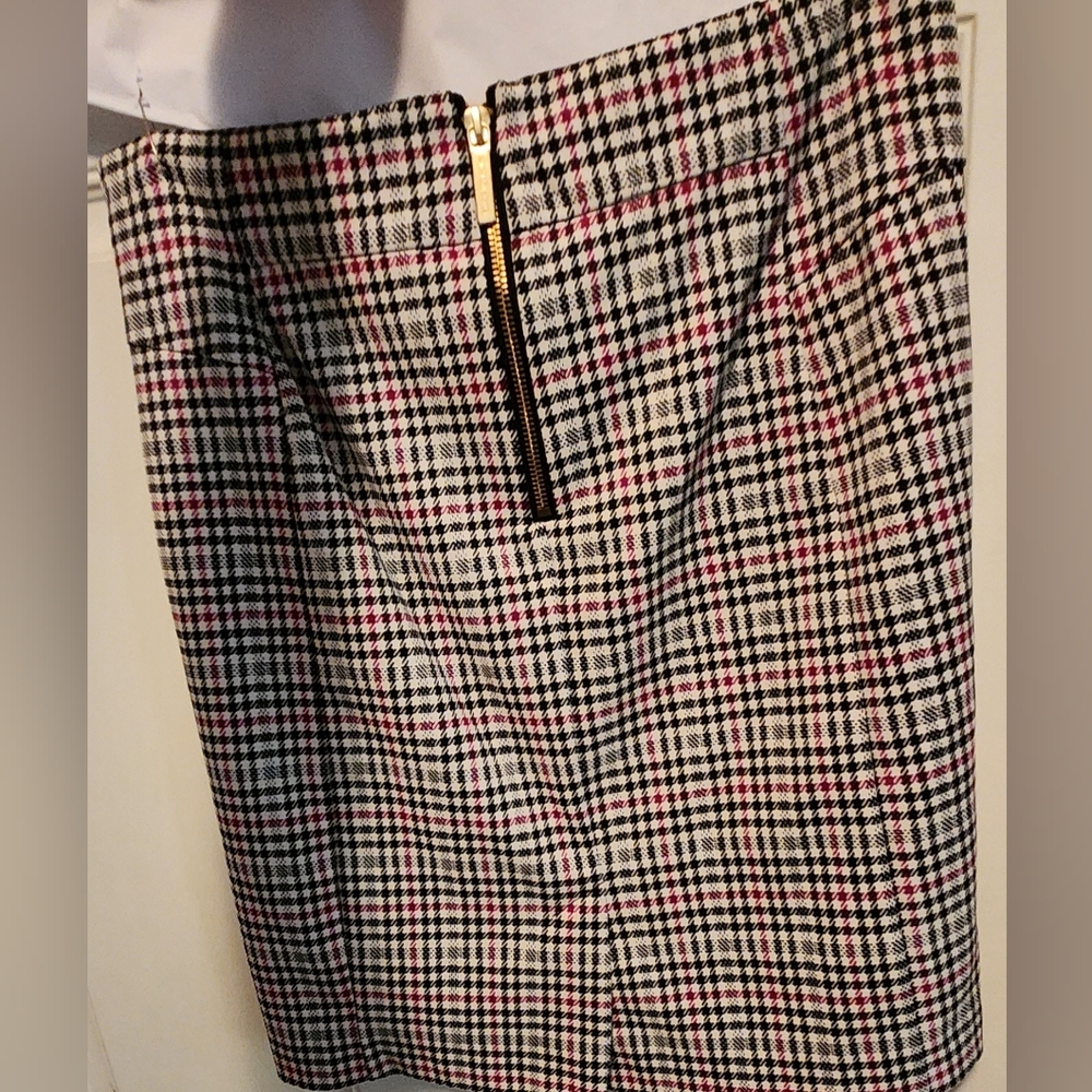 Women's Michael Kors Pencil Skirt,medium, check pattern, black, white & burgundy - Picture 3 of 3